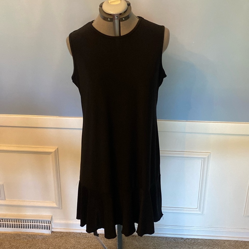 Annalee + Hope NWT Ruffle Bottom Black Dress